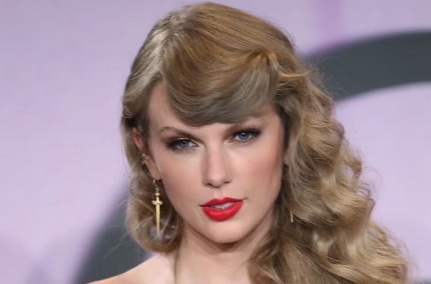 Taylor Swift, dans une combinaison provocante, est apparue lors de la remise des prix.