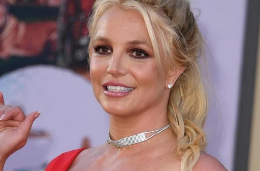  “Est-ce que c’est fou ?” : Britney Spears s’est présentée dans une tenue d’anniversaire de mariée immodeste