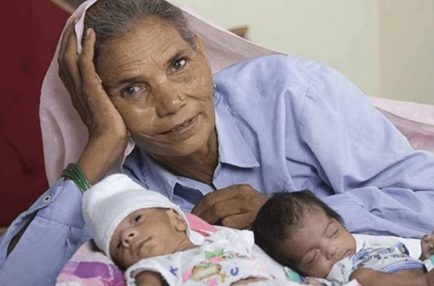  Les jumeaux indiens nés d’une mère de 70 ans