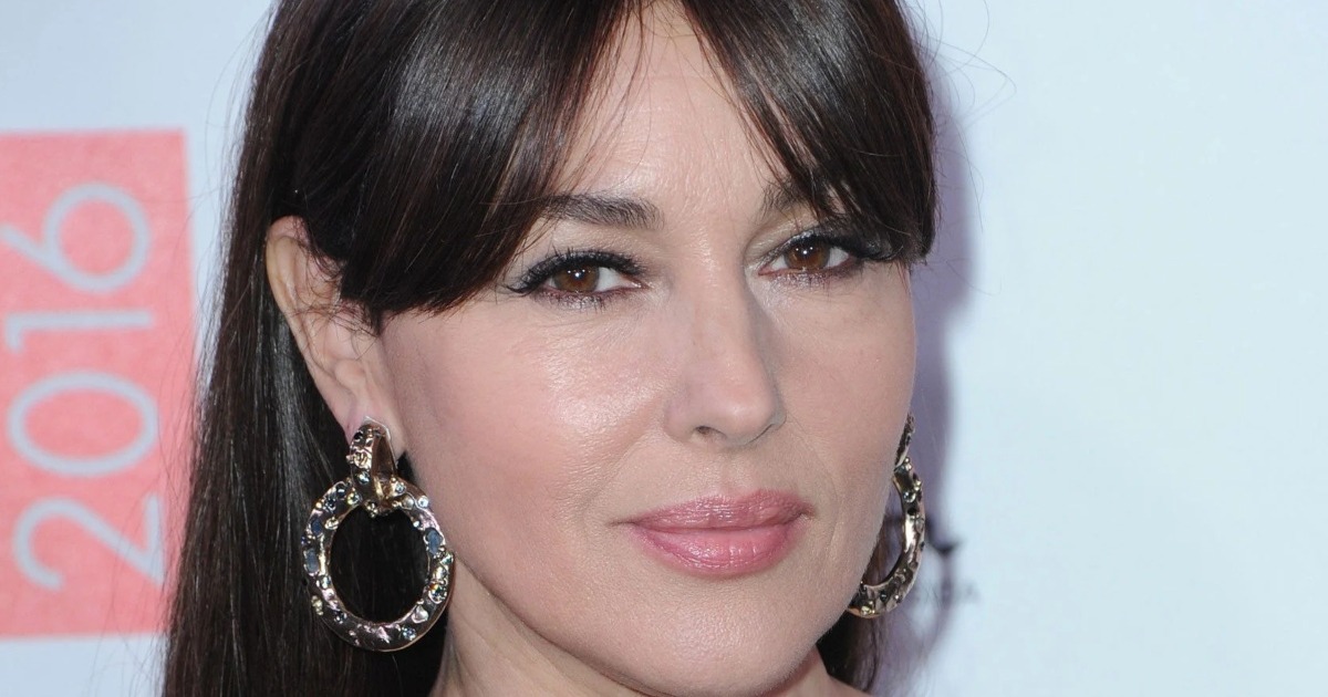 Monica Bellucci A Partagé Une Photo De Son Enfance Mon Père Ne Me Trouvait Pas Jolie Quand J